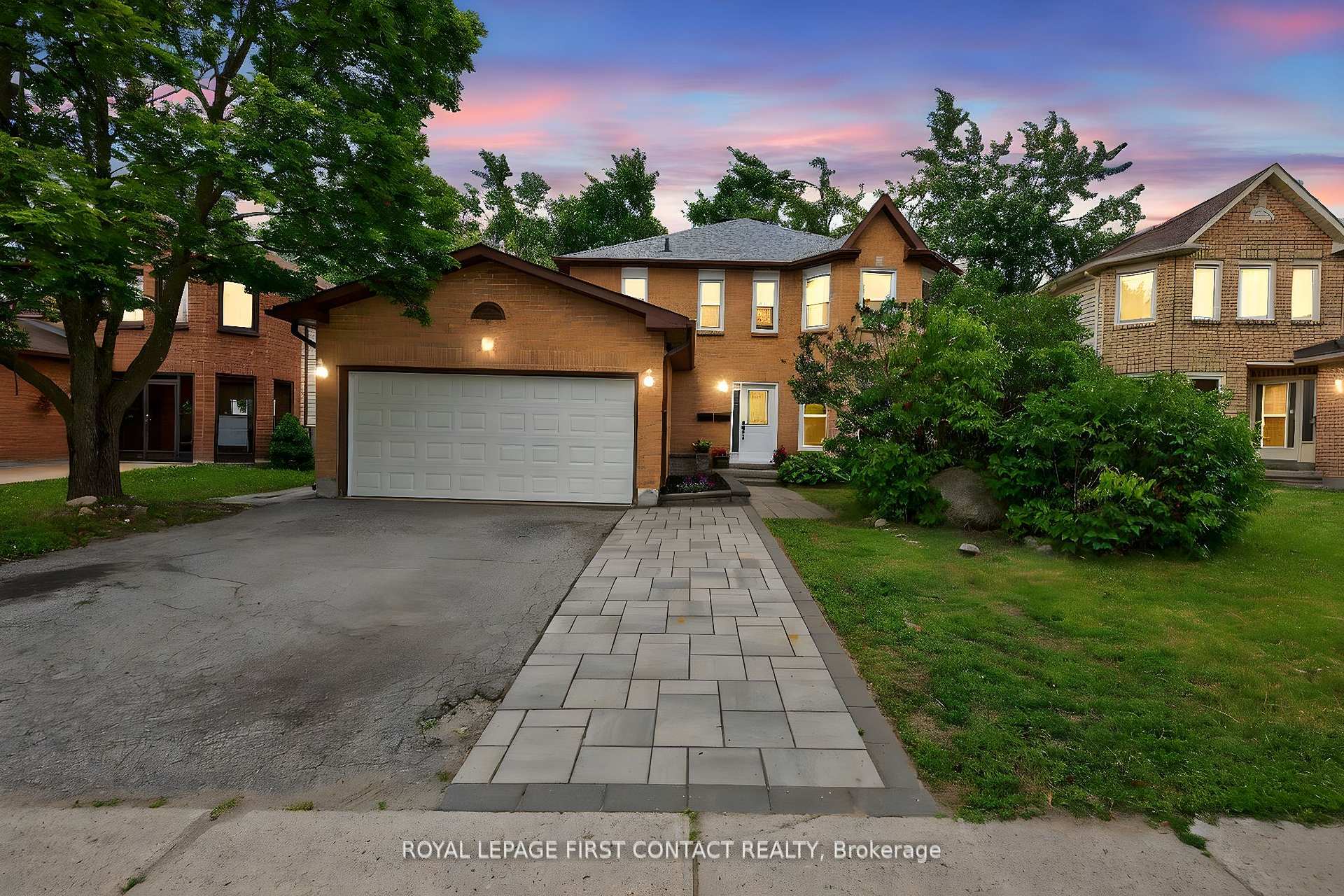 Photo 2 of 101 Browning Trail, Barrie, Letitia Heights — HOMEH