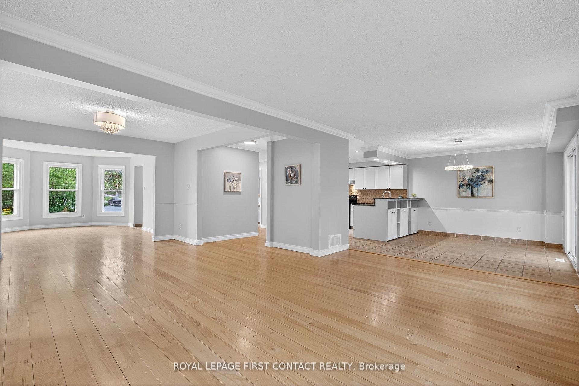 Photo 13 of 101 Browning Trail, Barrie, Letitia Heights — HOMEH
