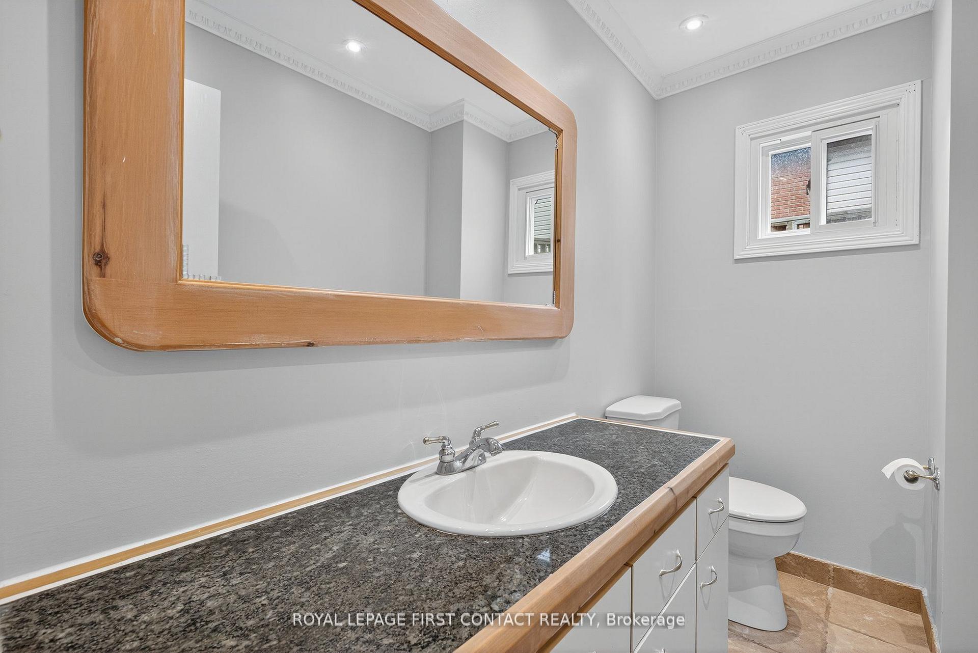 Photo 15 of 101 Browning Trail, Barrie, Letitia Heights — HOMEH