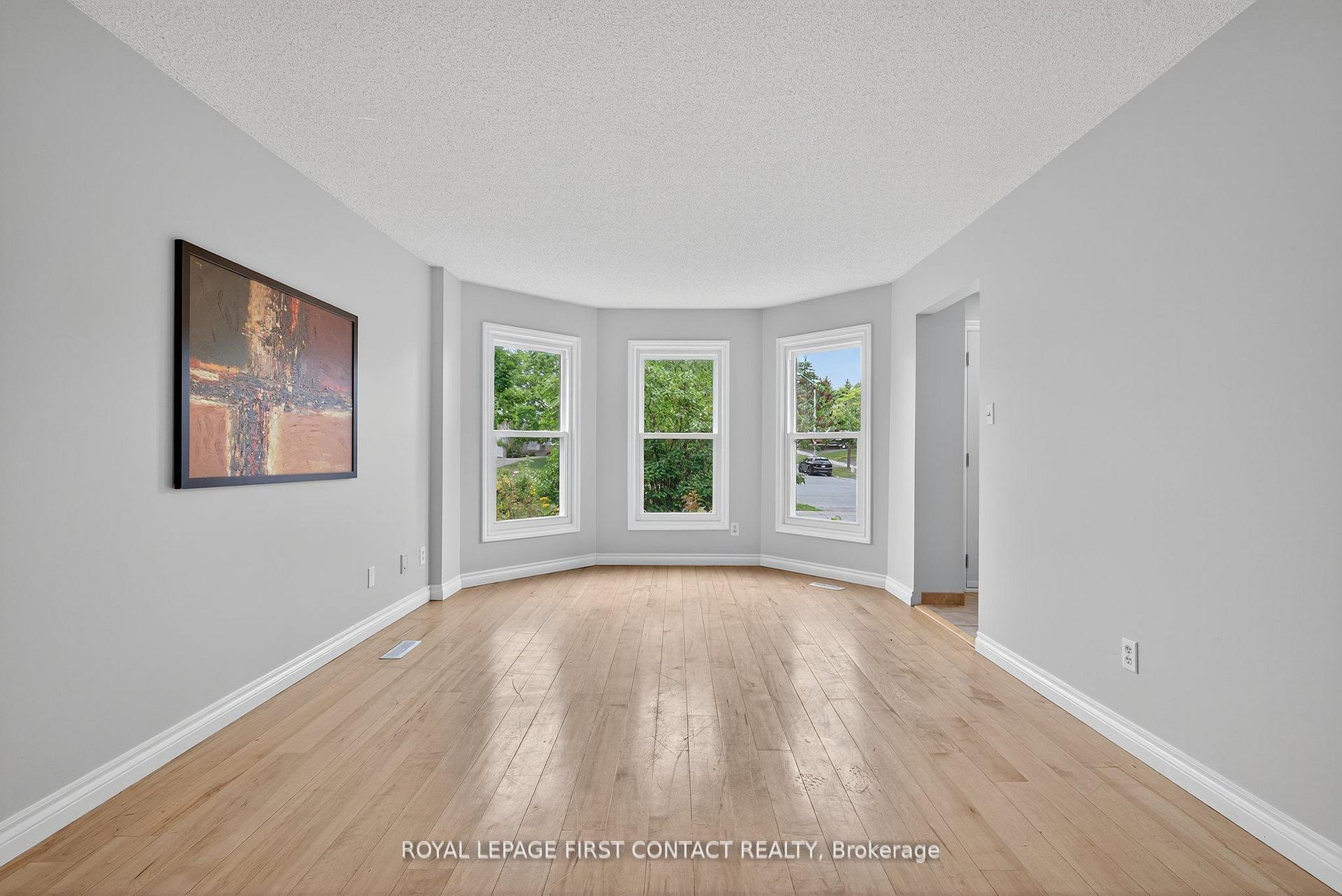 Photo 29 of 101 Browning Trail, Barrie, Letitia Heights — HOMEH