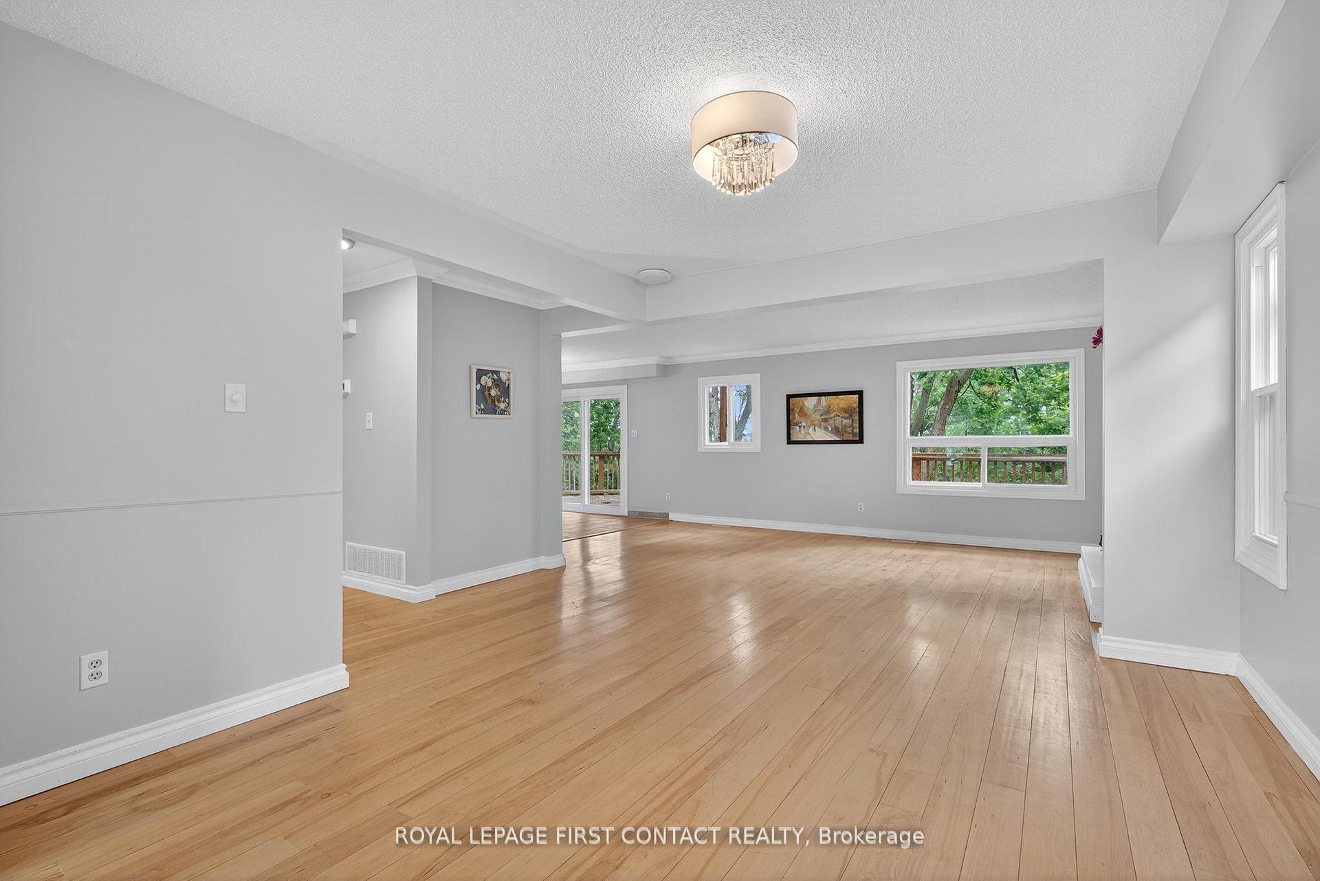 Photo 20 of 101 Browning Trail, Barrie, Letitia Heights — HOMEH