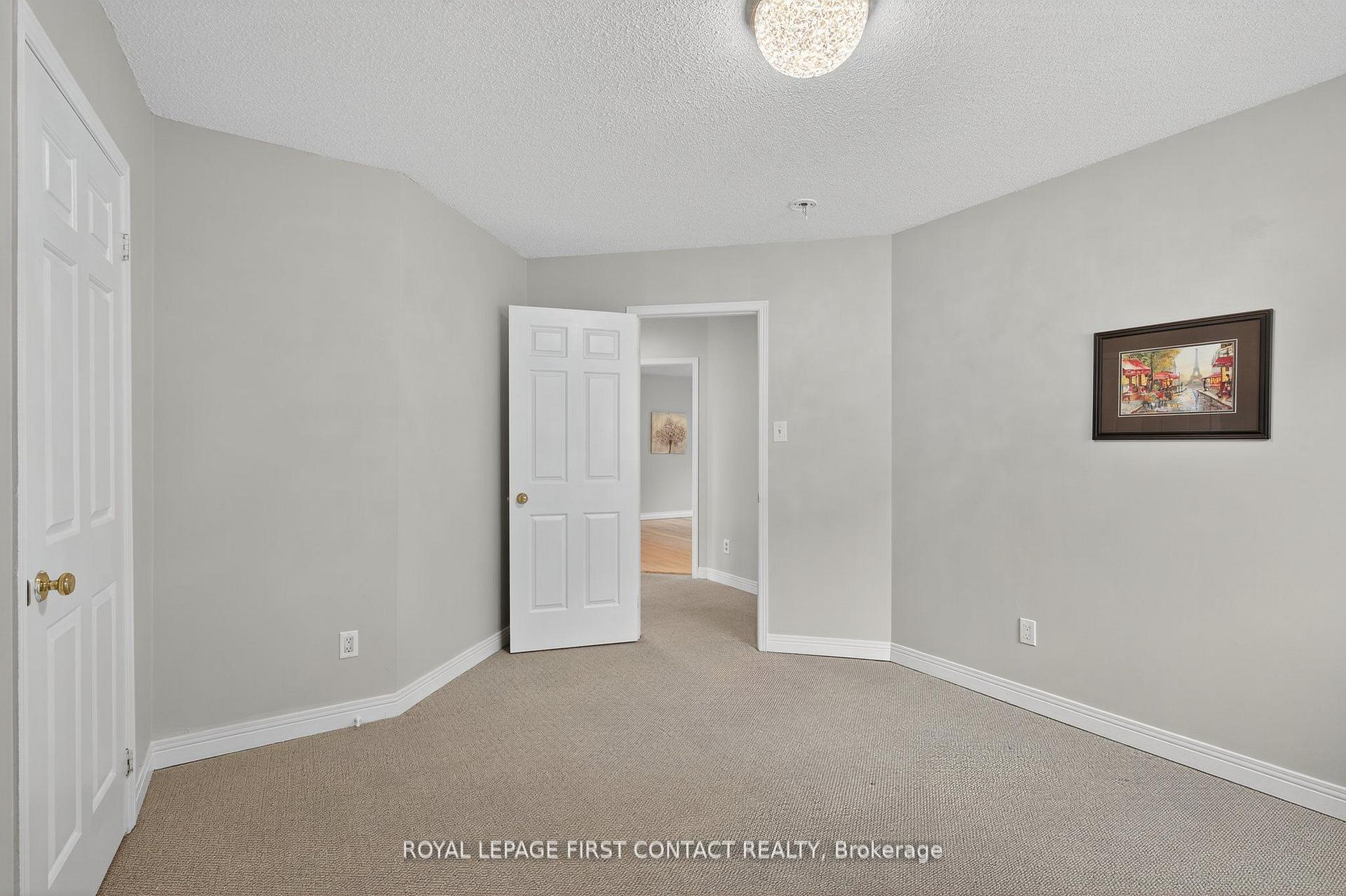 Photo 21 of 101 Browning Trail, Barrie, Letitia Heights — HOMEH