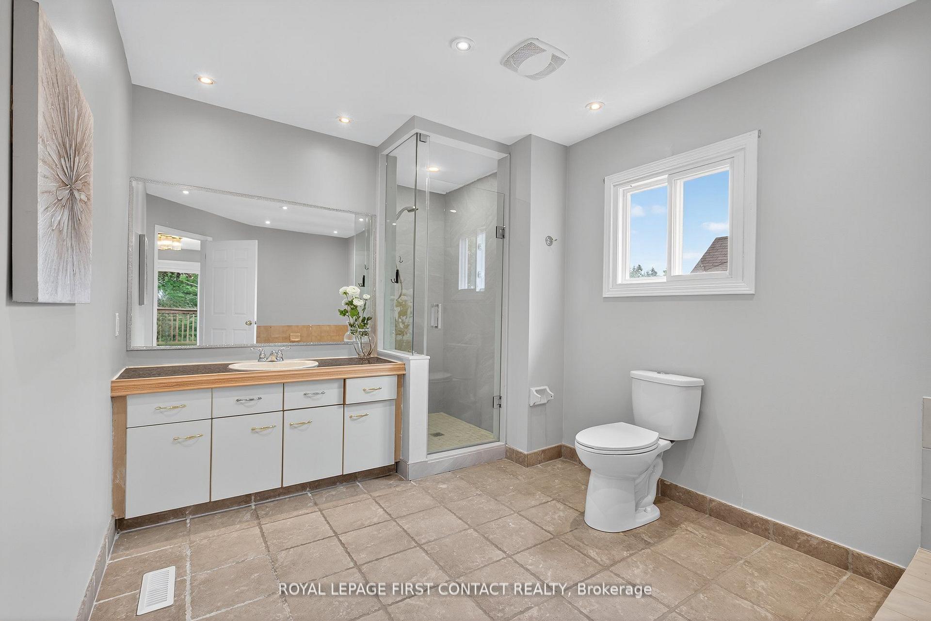 Photo 28 of 101 Browning Trail, Barrie, Letitia Heights — HOMEH
