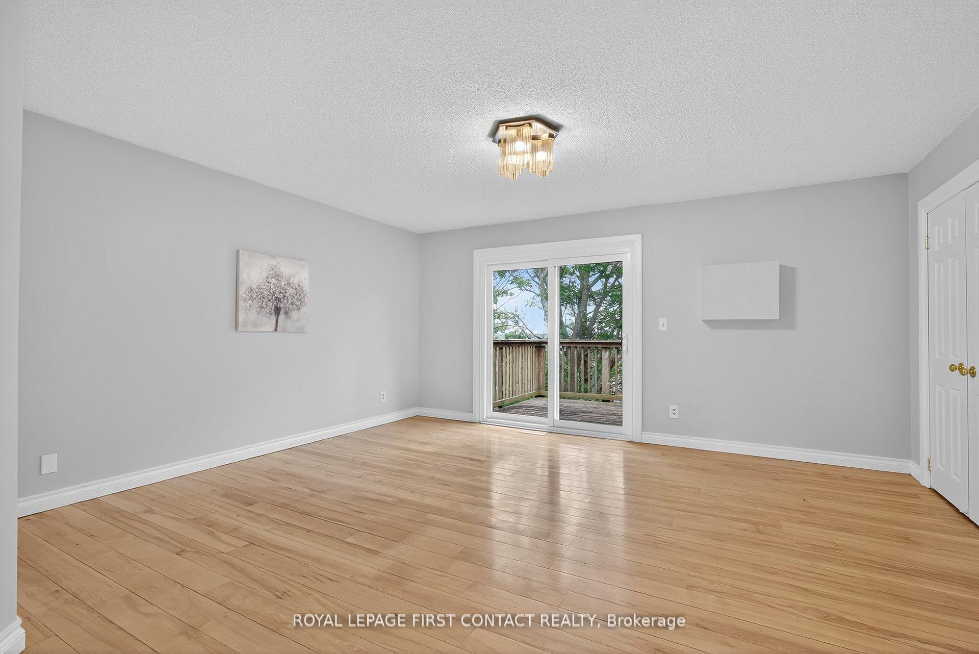 Photo 32 of 101 Browning Trail, Barrie, Letitia Heights — HOMEH