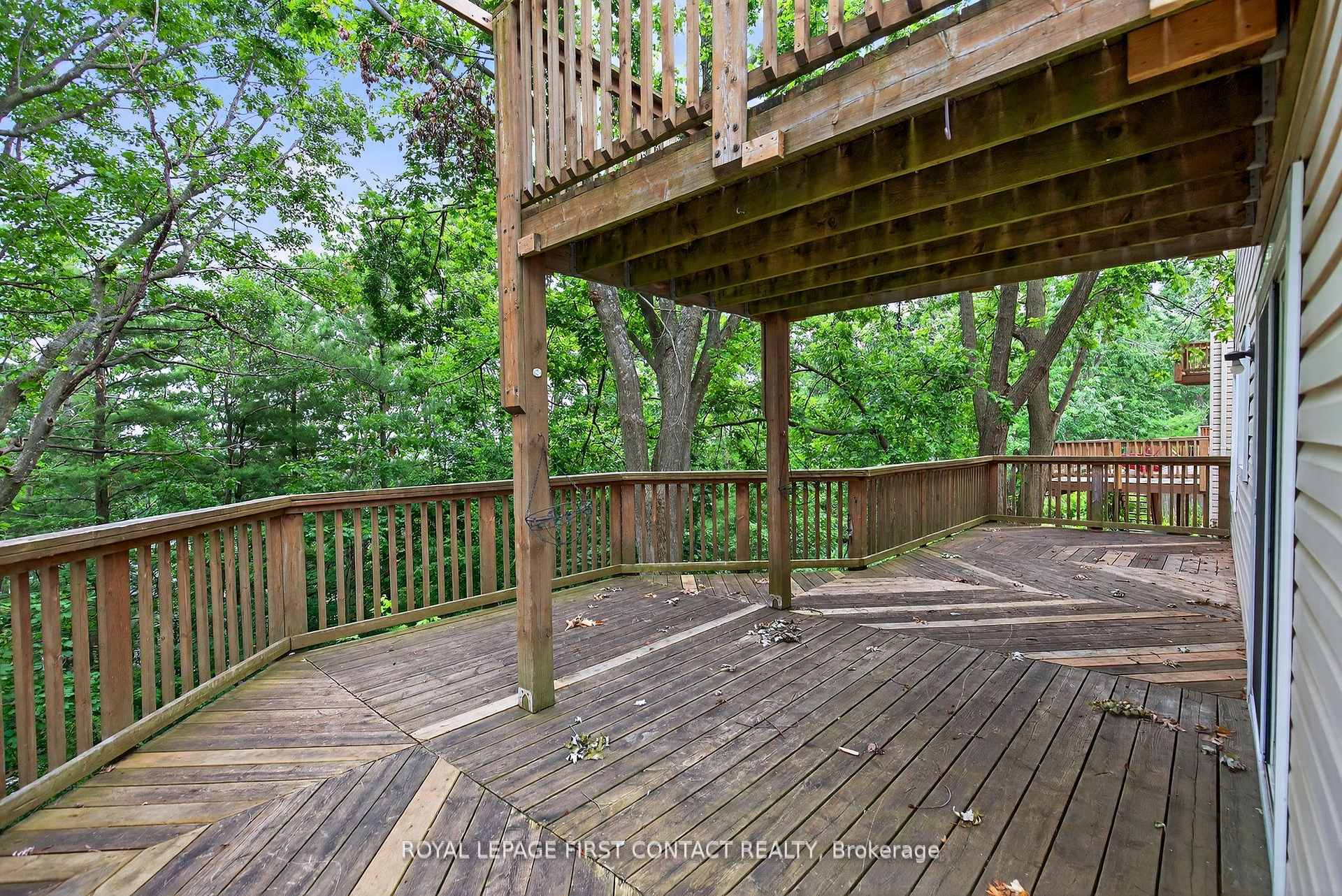 Photo 33 of 101 Browning Trail, Barrie, Letitia Heights — HOMEH