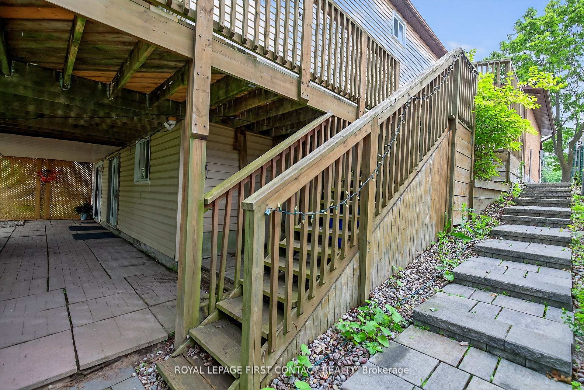 Photo 34 of 101 Browning Trail, Barrie, Letitia Heights — HOMEH