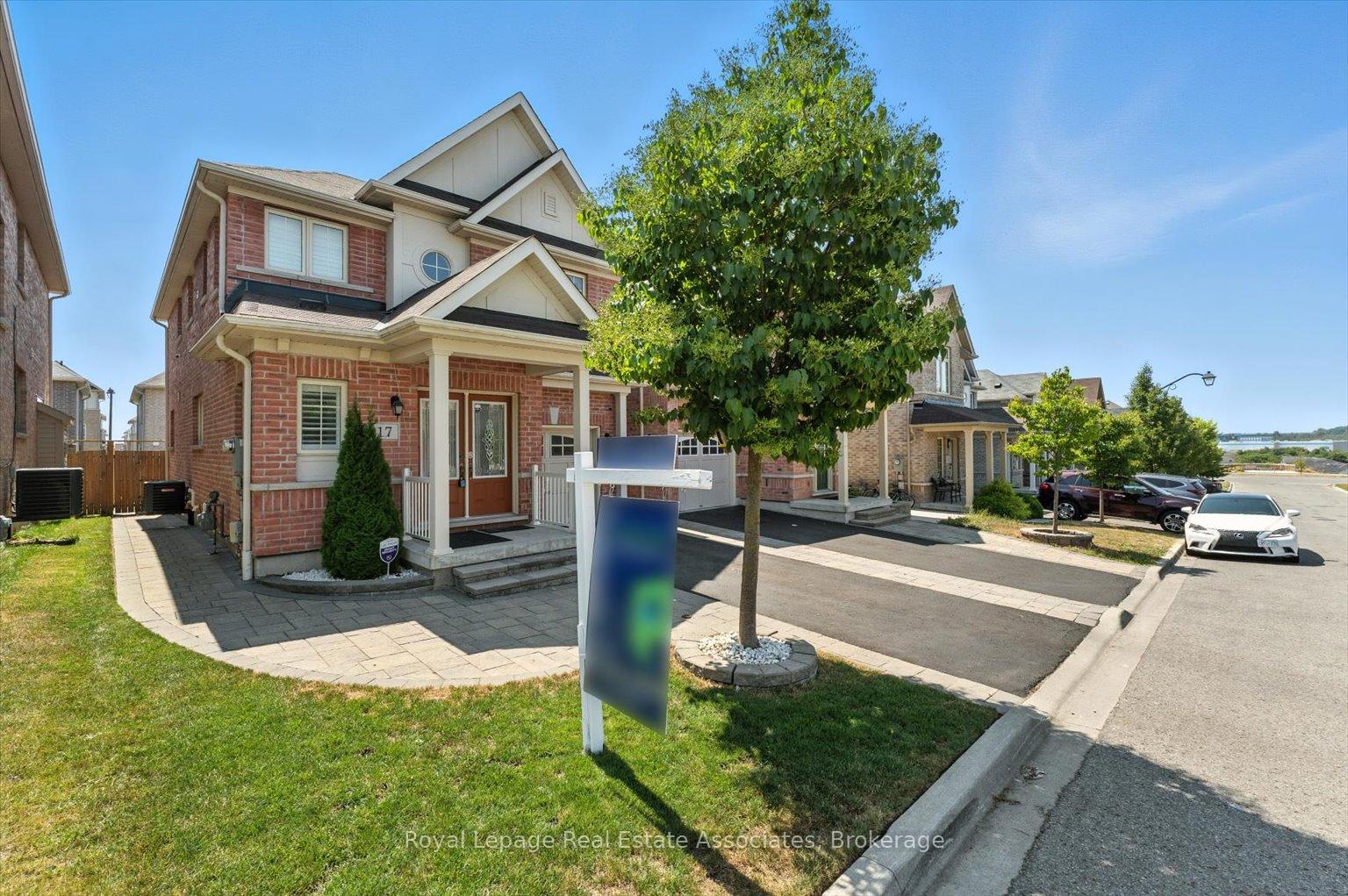 Photo 4 of 17 Holroyd Street, Ajax, Central East — HOMEH