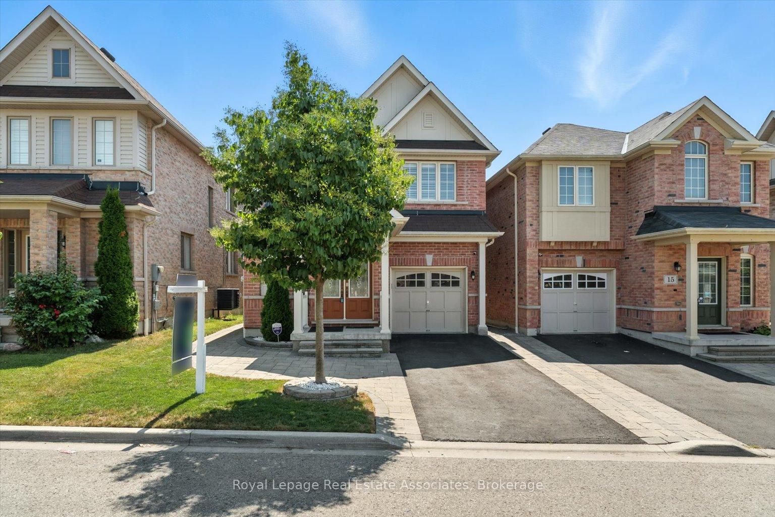 Photo 2 of 17 Holroyd Street, Ajax, Central East — HOMEH