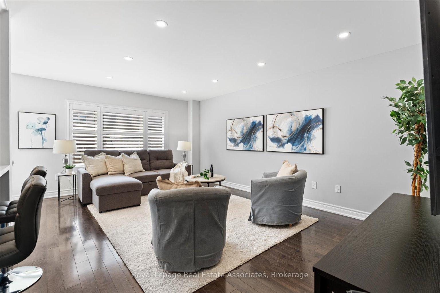 Photo 10 of 17 Holroyd Street, Ajax, Central East — HOMEH