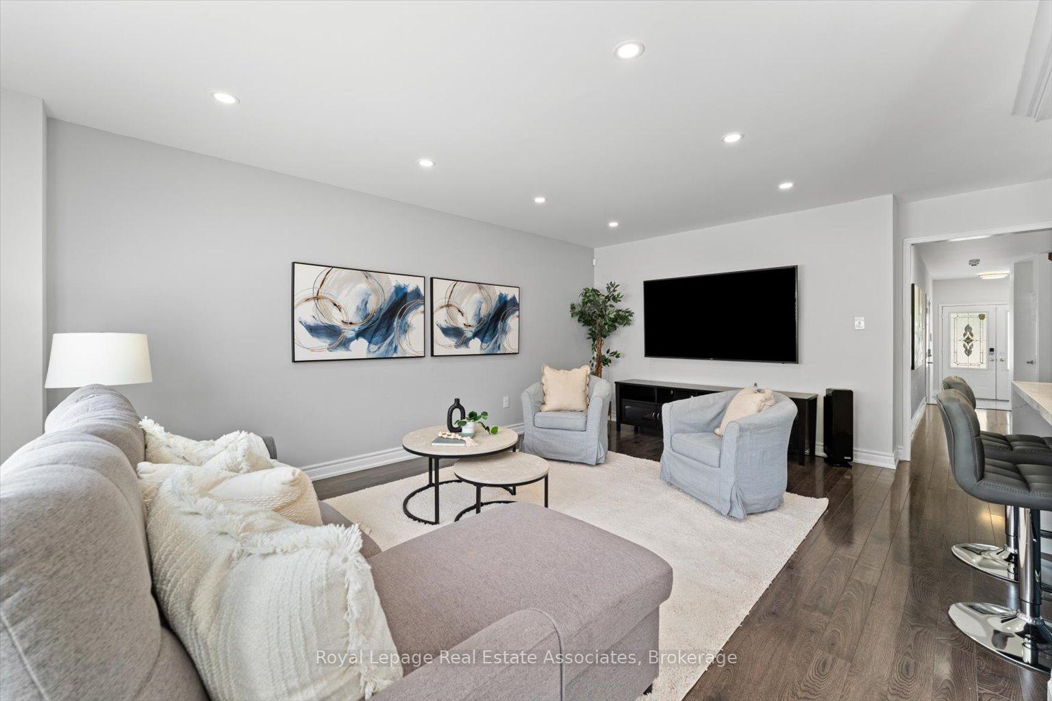 Photo 15 of 17 Holroyd Street, Ajax, Central East — HOMEH