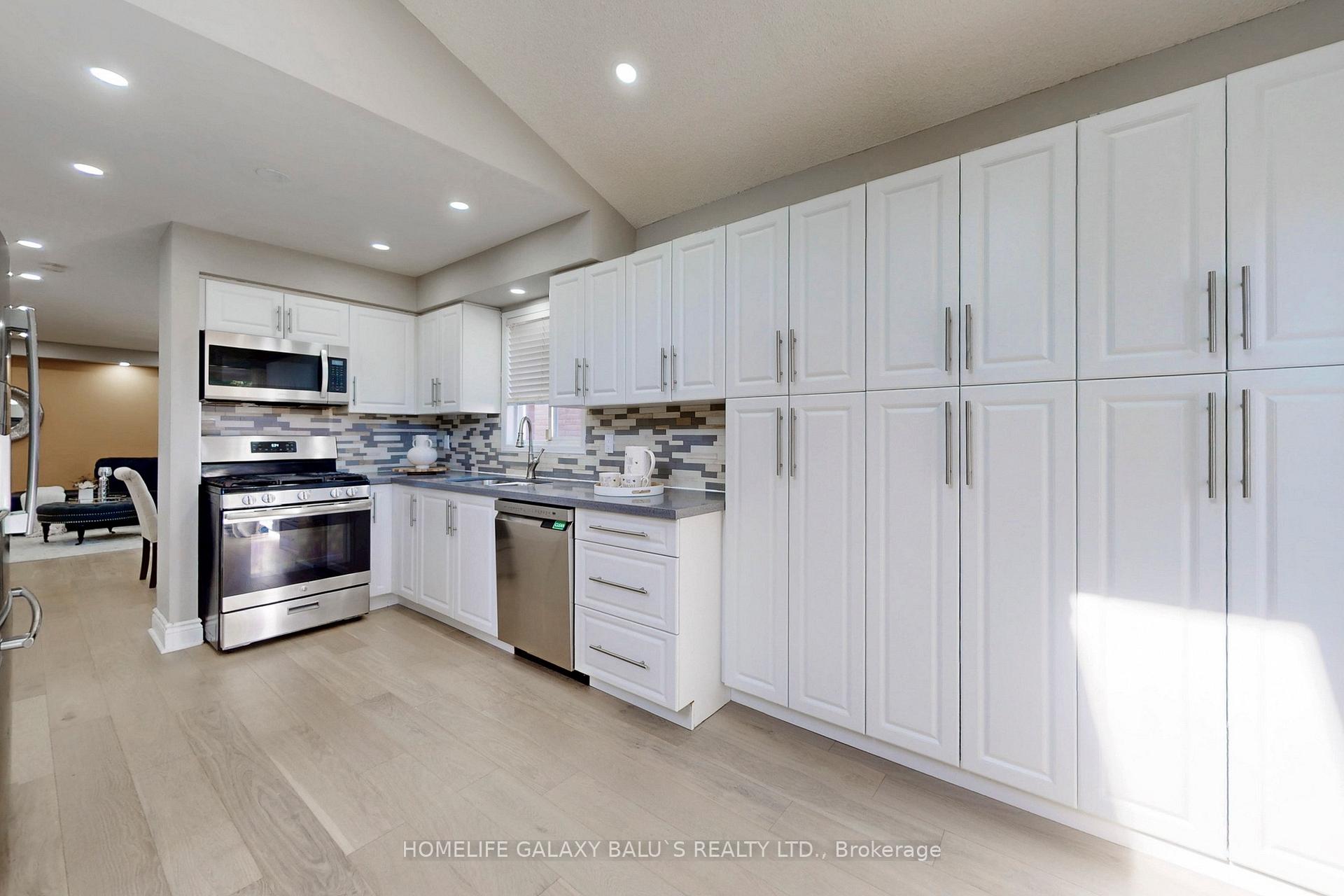 Photo 19 of 15 Blacksmith Lane, Whitby, Williamsburg — HOMEH