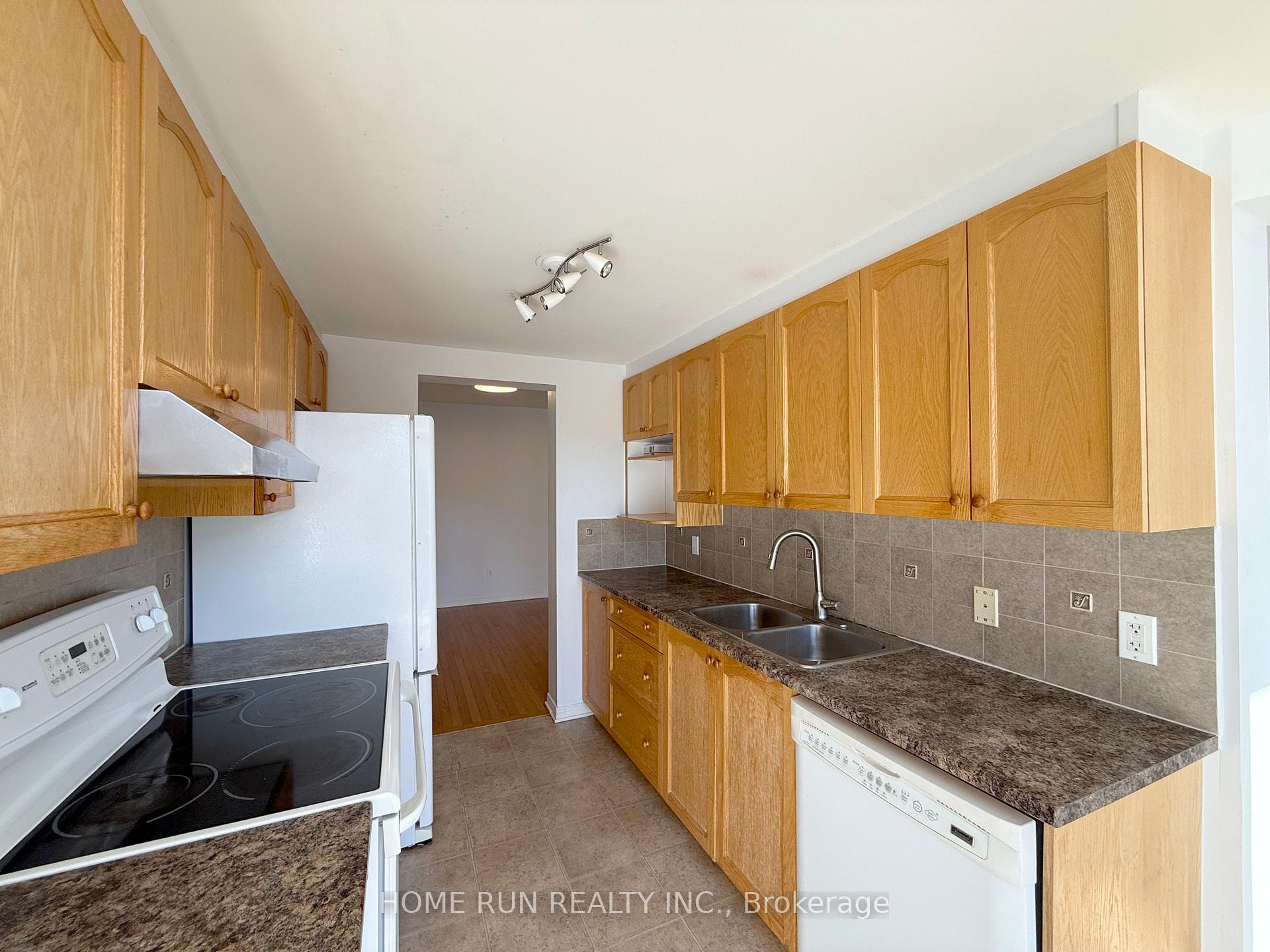 Photo 10 of 128 Sorento Street, Ottawa, Barrhaven - Strandherd — HOMEH