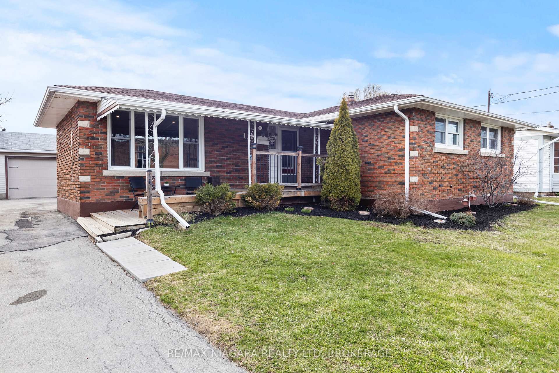 Photo 1 of 110 Afton Avenue, Welland, Lincoln/Crowland — HOMEH