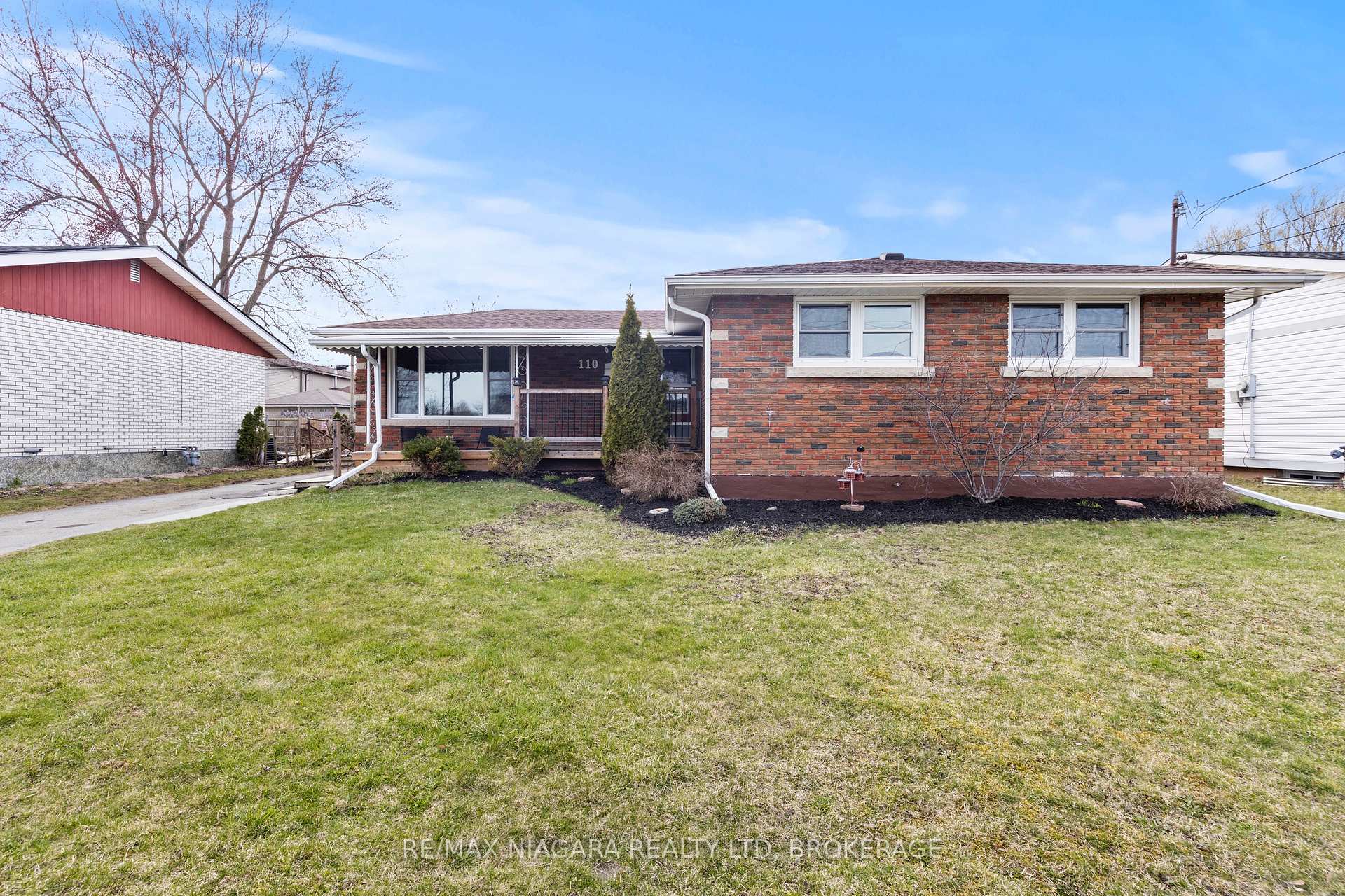 Photo 3 of 110 Afton Avenue, Welland, Lincoln/Crowland — HOMEH