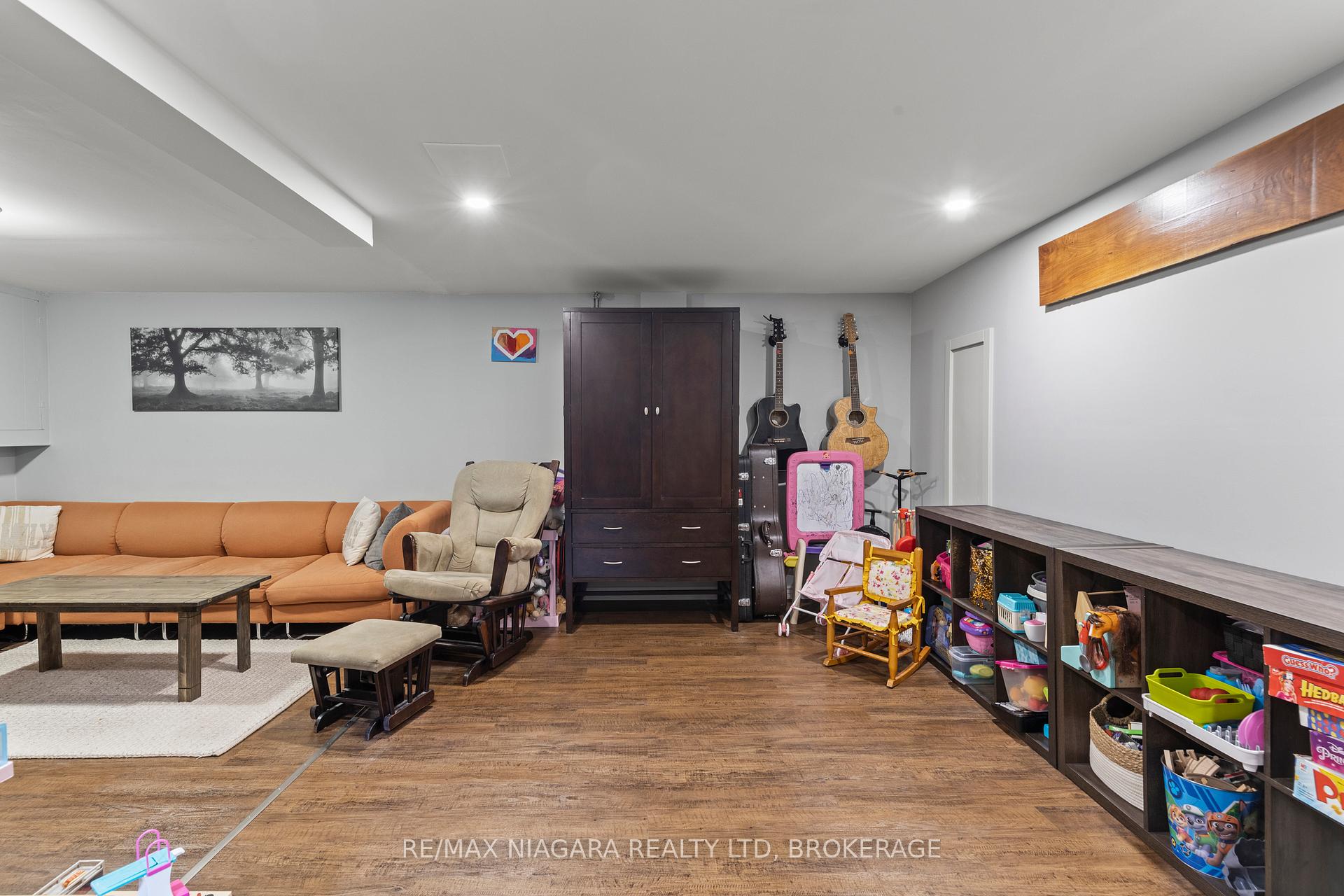 Photo 20 of 110 Afton Avenue, Welland, Lincoln/Crowland — HOMEH
