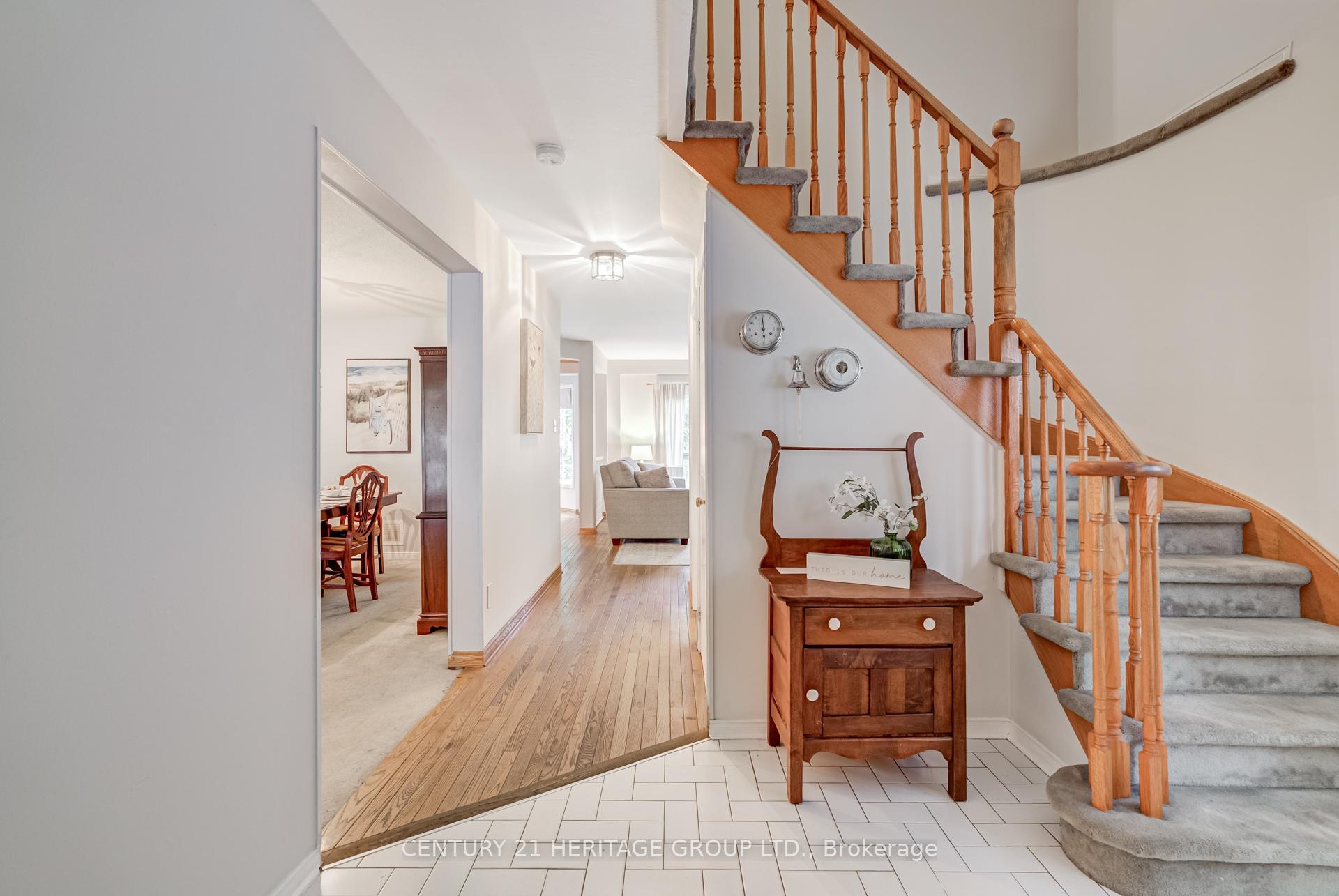 Photo 3 of 11 Closs Square, Aurora, Aurora Village — HOMEH