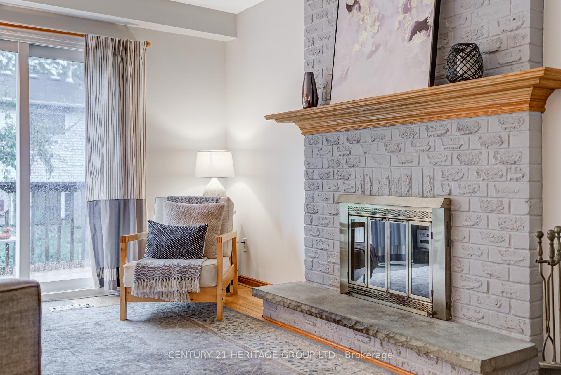 Photo 5 of 11 Closs Square, Aurora, Aurora Village — HOMEH