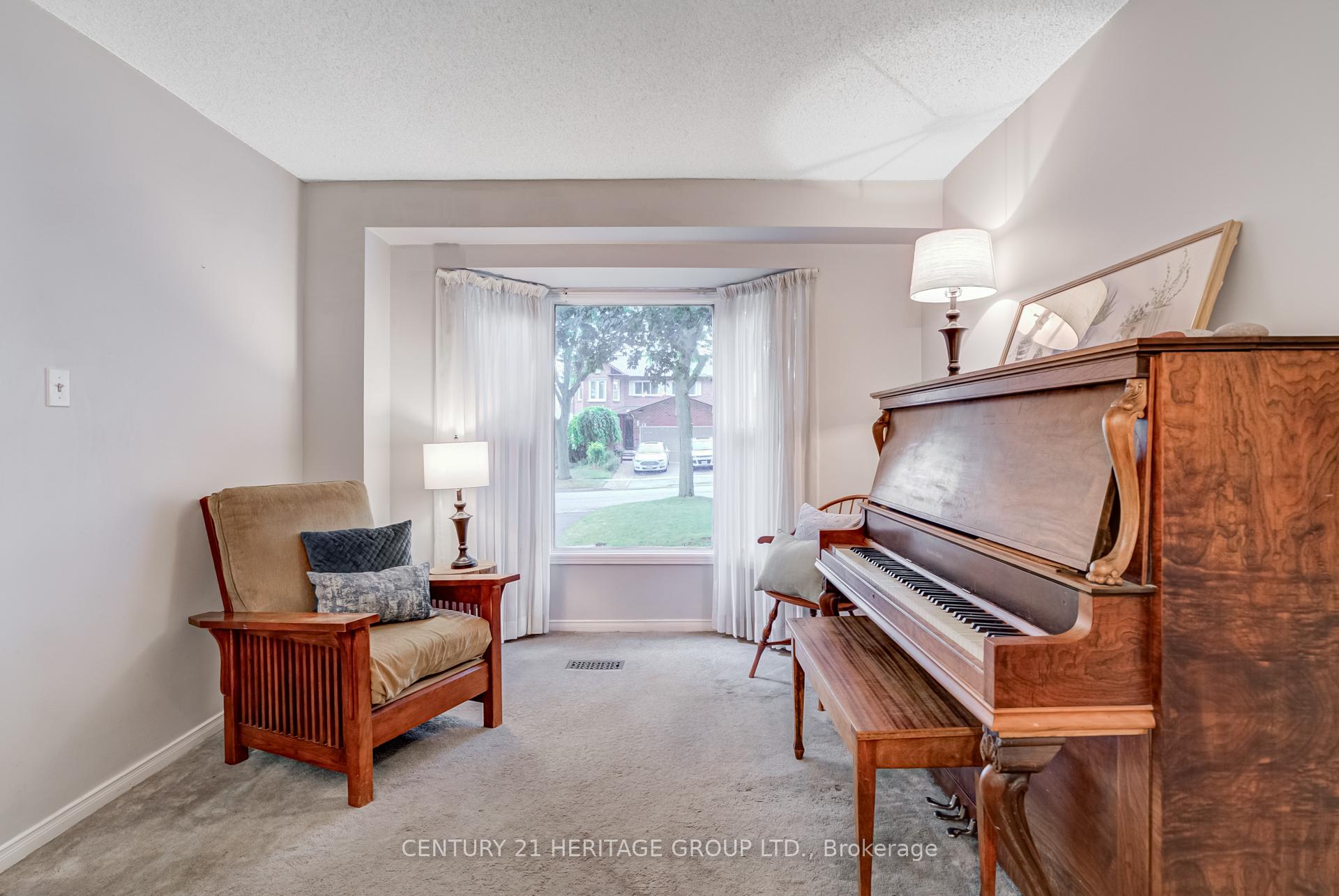 Photo 13 of 11 Closs Square, Aurora, Aurora Village — HOMEH