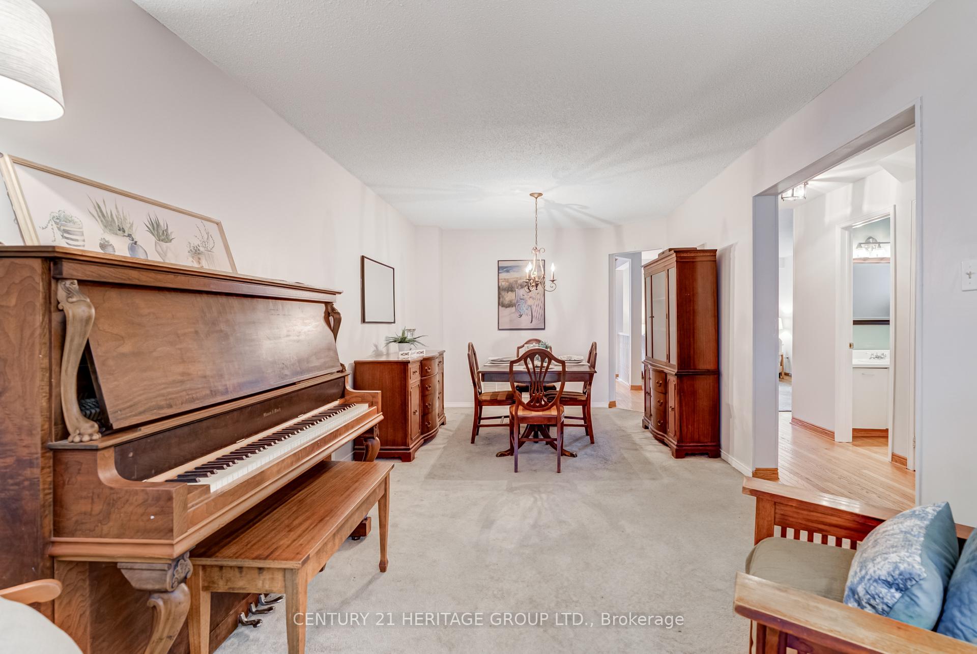 Photo 14 of 11 Closs Square, Aurora, Aurora Village — HOMEH