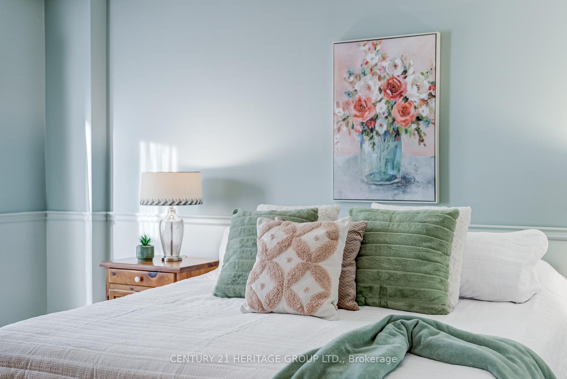 Photo 19 of 11 Closs Square, Aurora, Aurora Village — HOMEH