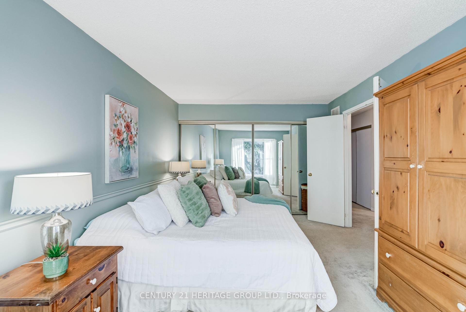 Photo 18 of 11 Closs Square, Aurora, Aurora Village — HOMEH