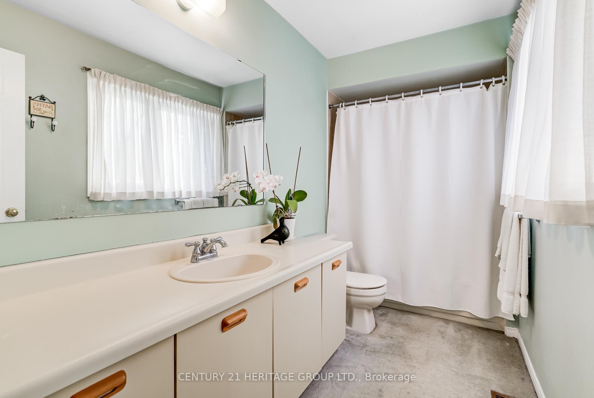 Photo 17 of 11 Closs Square, Aurora, Aurora Village — HOMEH