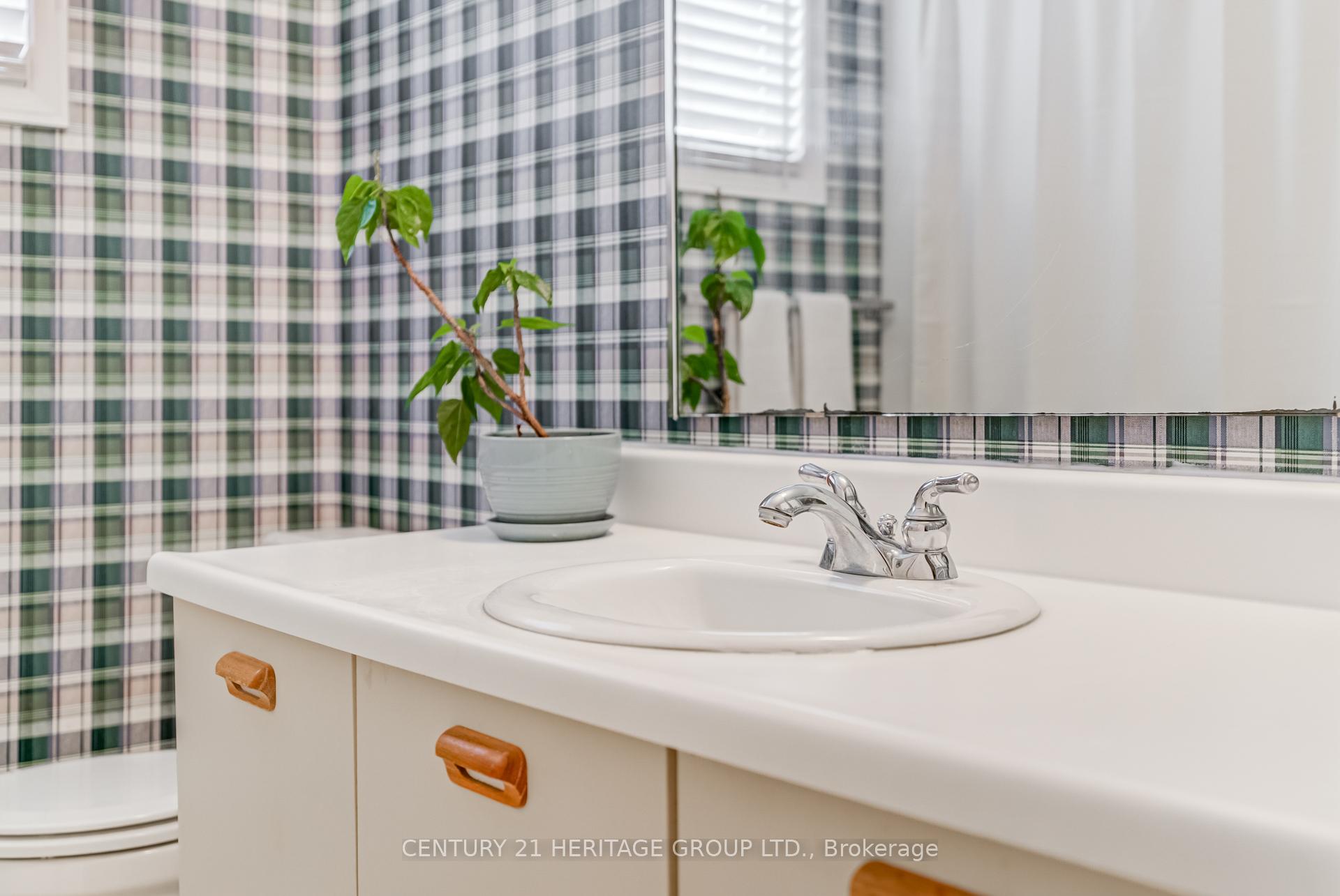 Photo 27 of 11 Closs Square, Aurora, Aurora Village — HOMEH