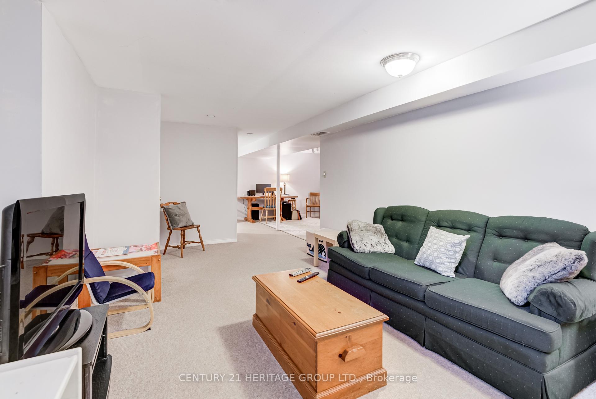 Photo 33 of 11 Closs Square, Aurora, Aurora Village — HOMEH