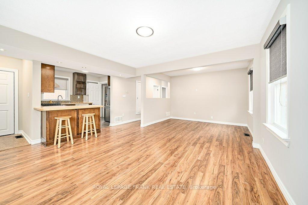 Photo 6 of 305 James Street, Whitby, Downtown Whitby — HOMEH