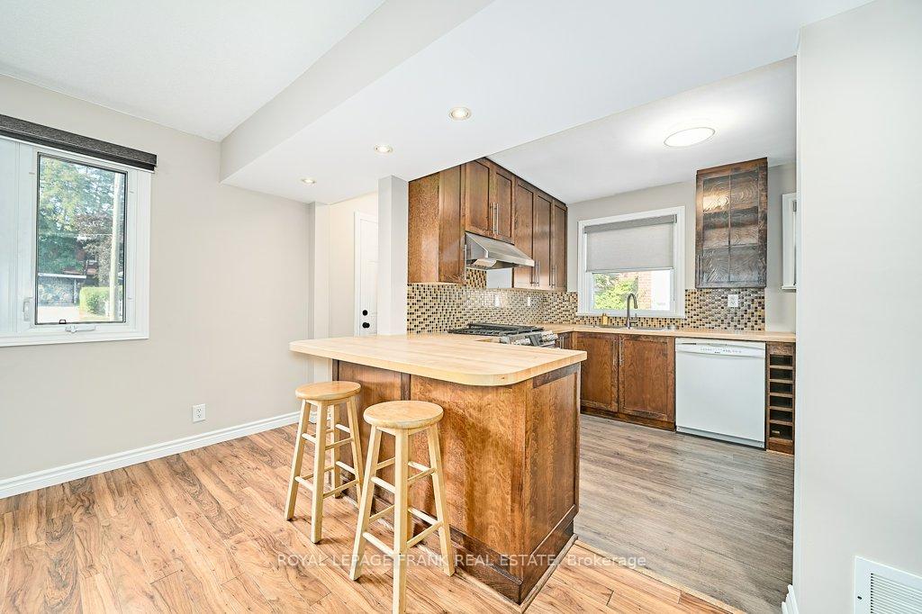 Photo 9 of 305 James Street, Whitby, Downtown Whitby — HOMEH