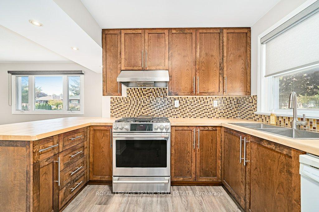 Photo 11 of 305 James Street, Whitby, Downtown Whitby — HOMEH