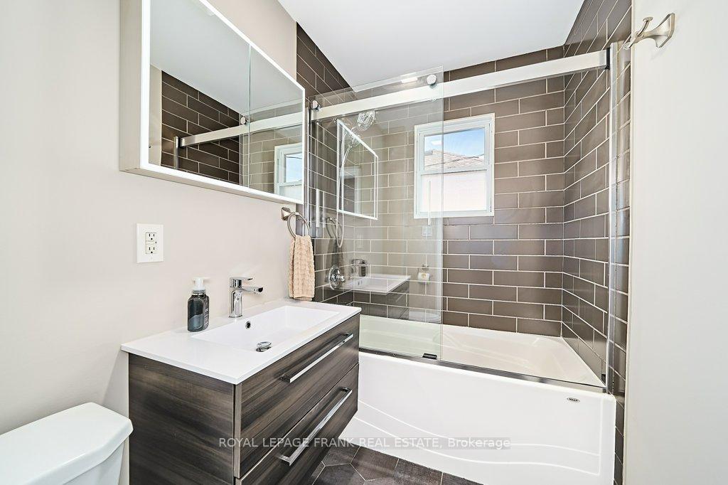 Photo 12 of 305 James Street, Whitby, Downtown Whitby — HOMEH