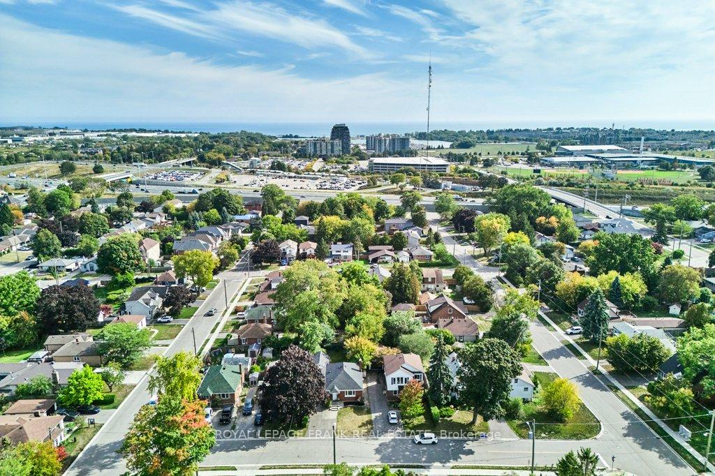 Photo 32 of 305 James Street, Whitby, Downtown Whitby — HOMEH