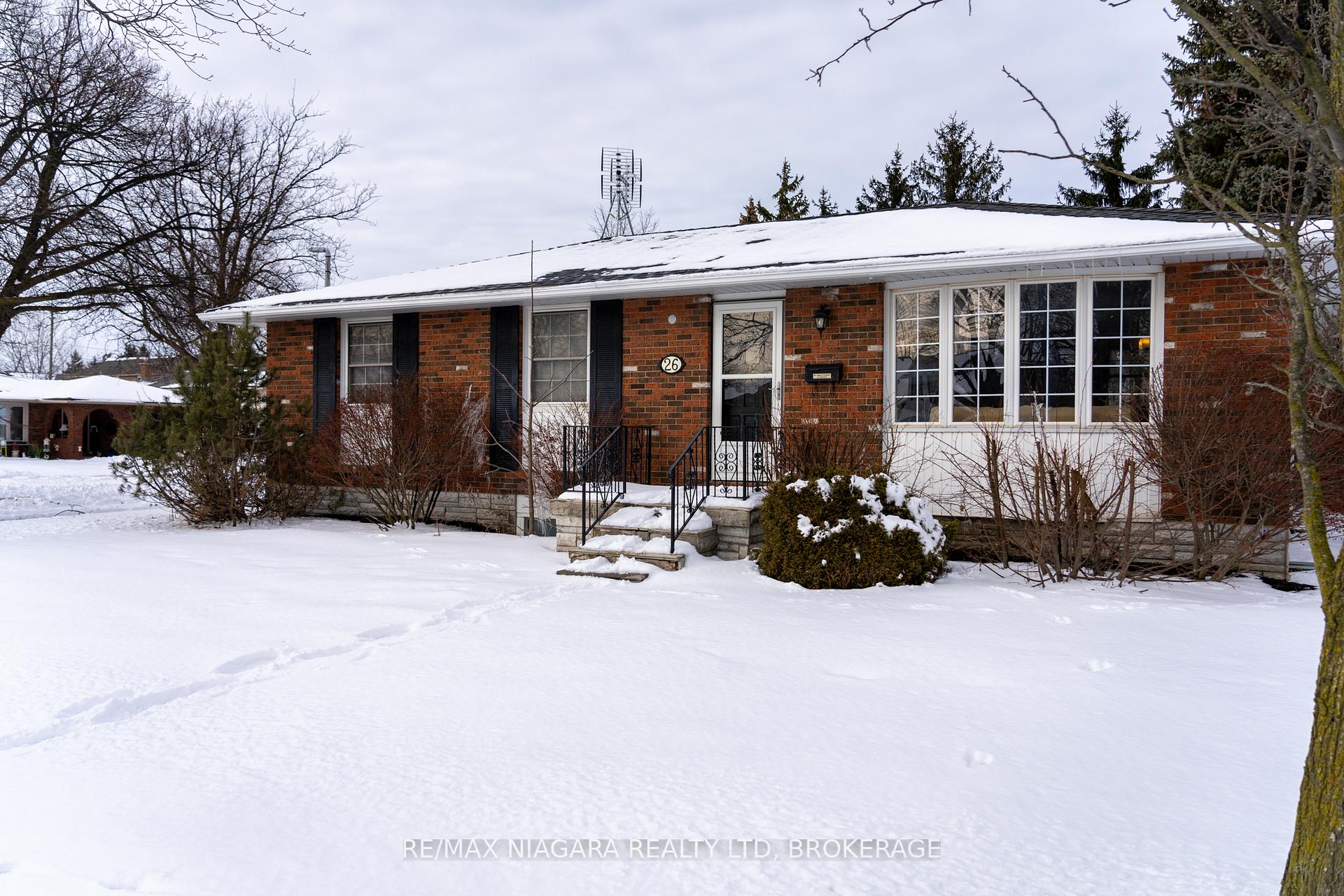 Photo 2 of 26 Page Drive, Welland, N. Welland — HOMEH