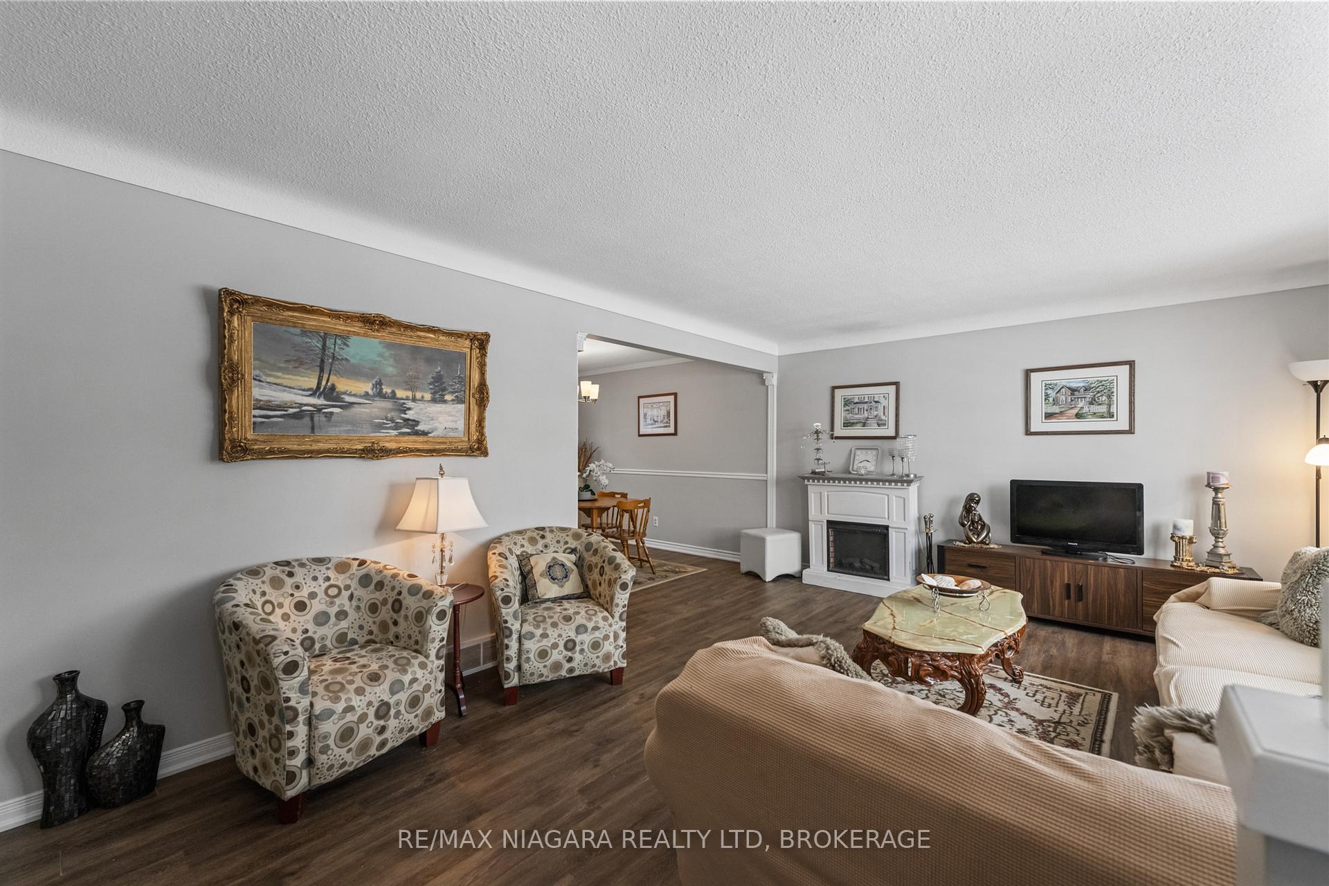 Photo 9 of 26 Page Drive, Welland, N. Welland — HOMEH