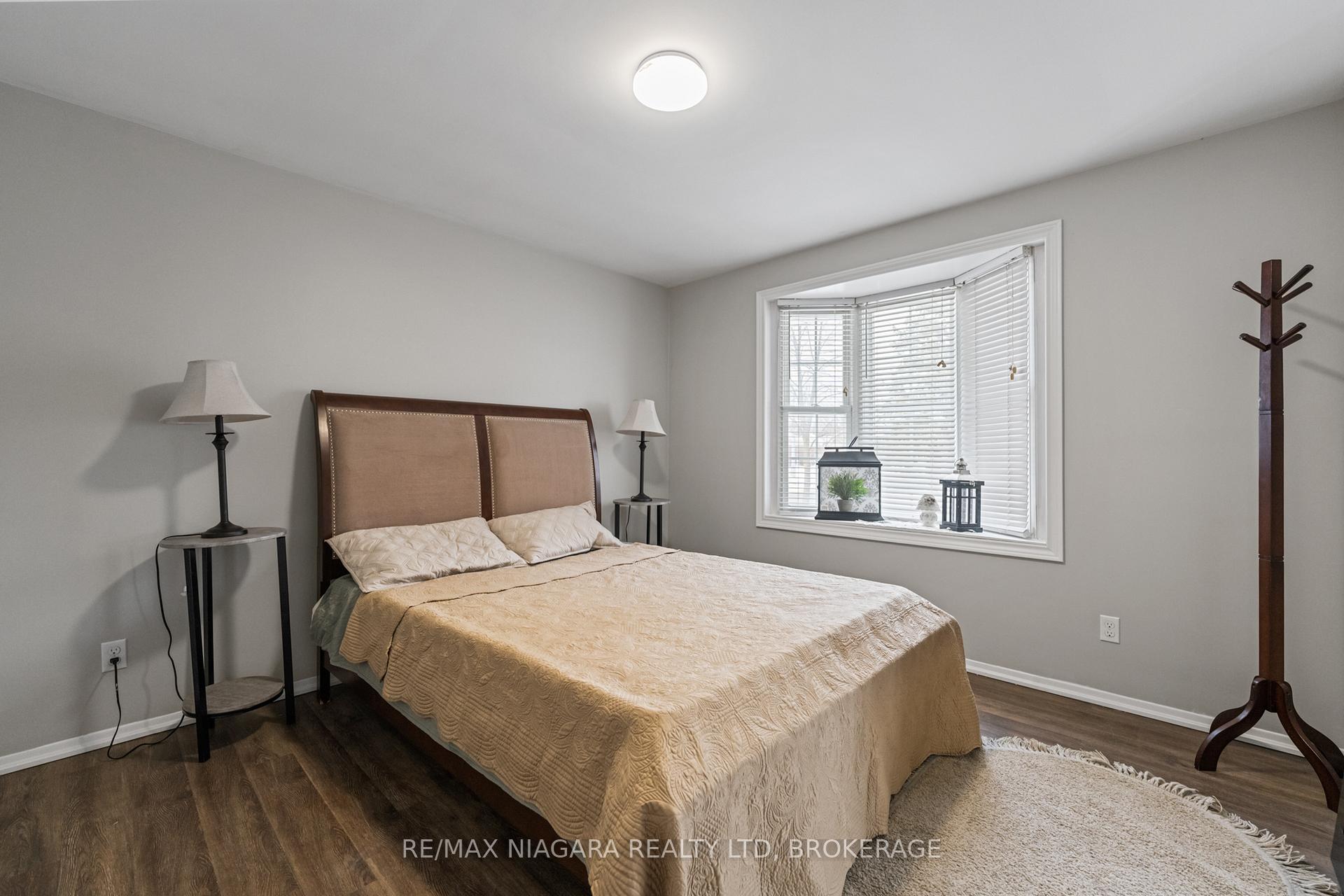 Photo 19 of 26 Page Drive, Welland, N. Welland — HOMEH