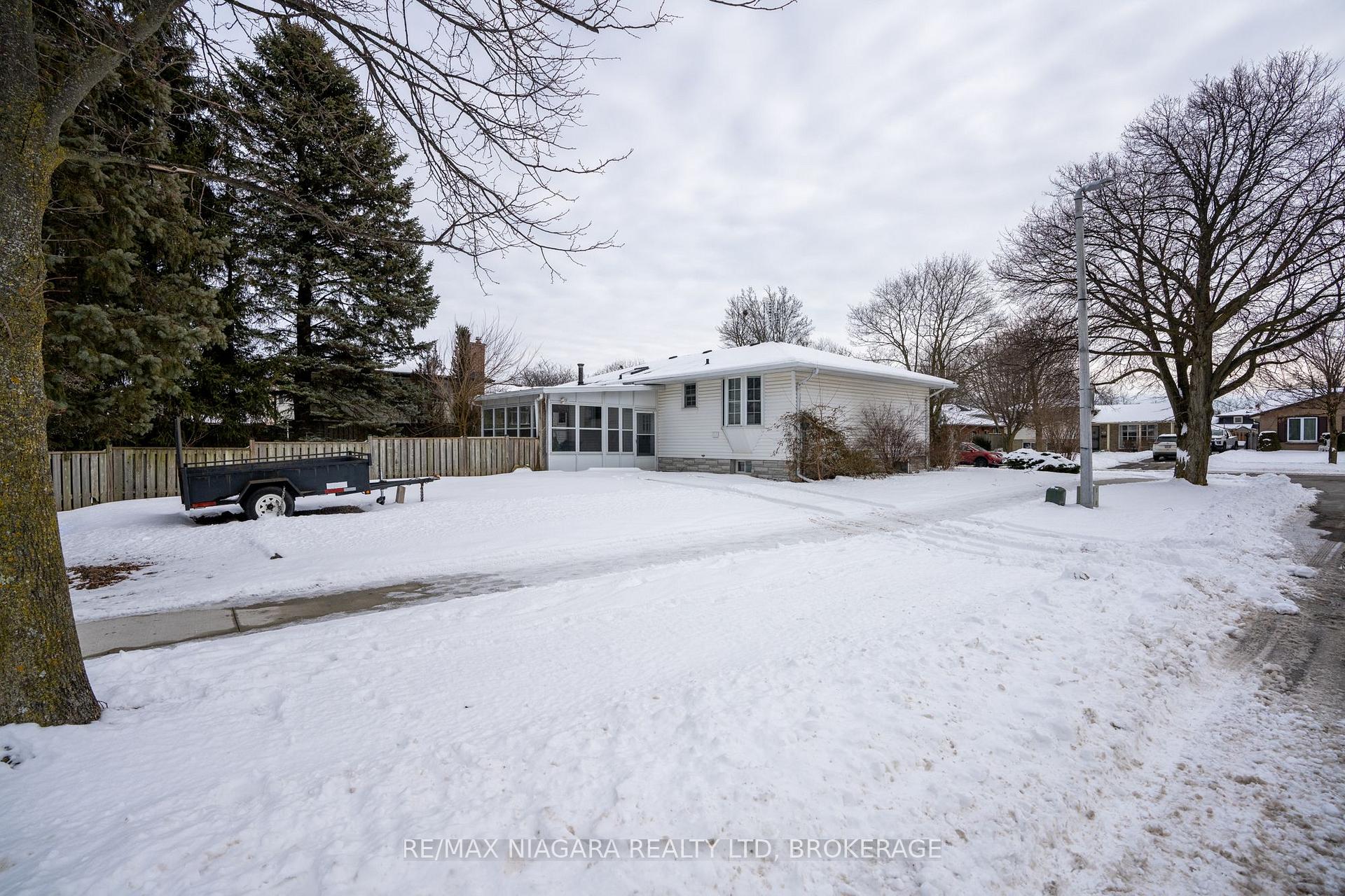 Photo 39 of 26 Page Drive, Welland, N. Welland — HOMEH