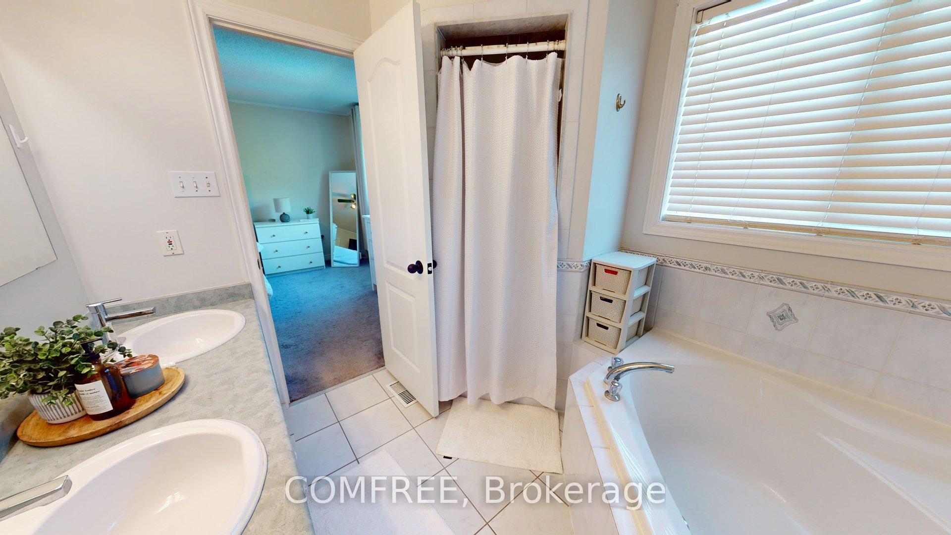 Photo 22 of 27 Markwood Crescent, Whitby, Rolling Acres — HOMEH