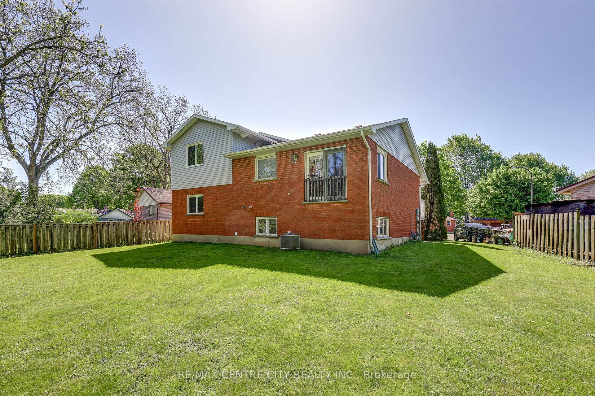 Photo 11 of 101 Clarence Street, Aylmer — HOMEH