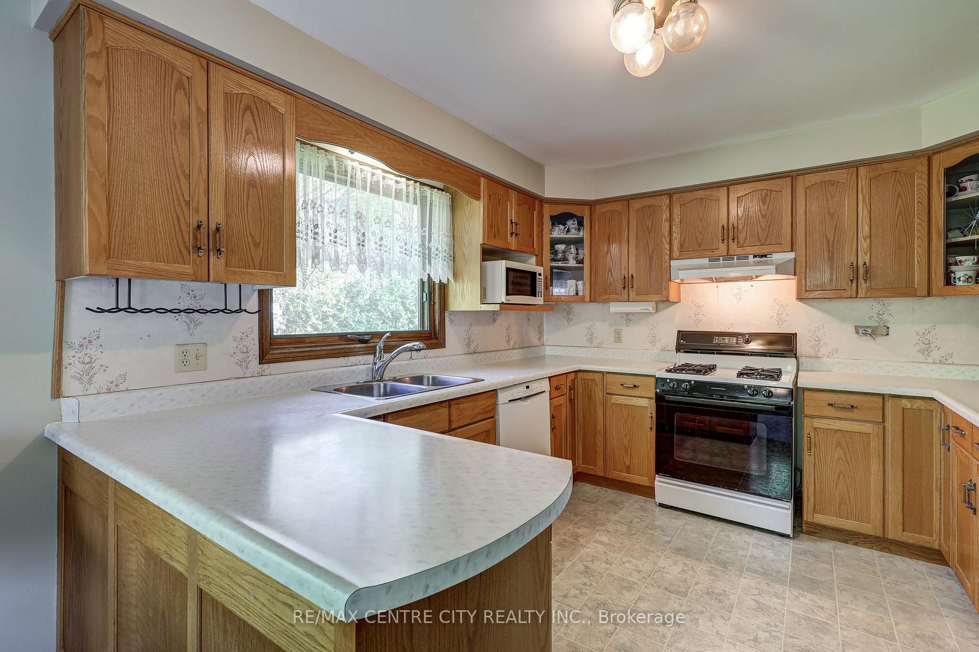 Photo 23 of 101 Clarence Street, Aylmer — HOMEH