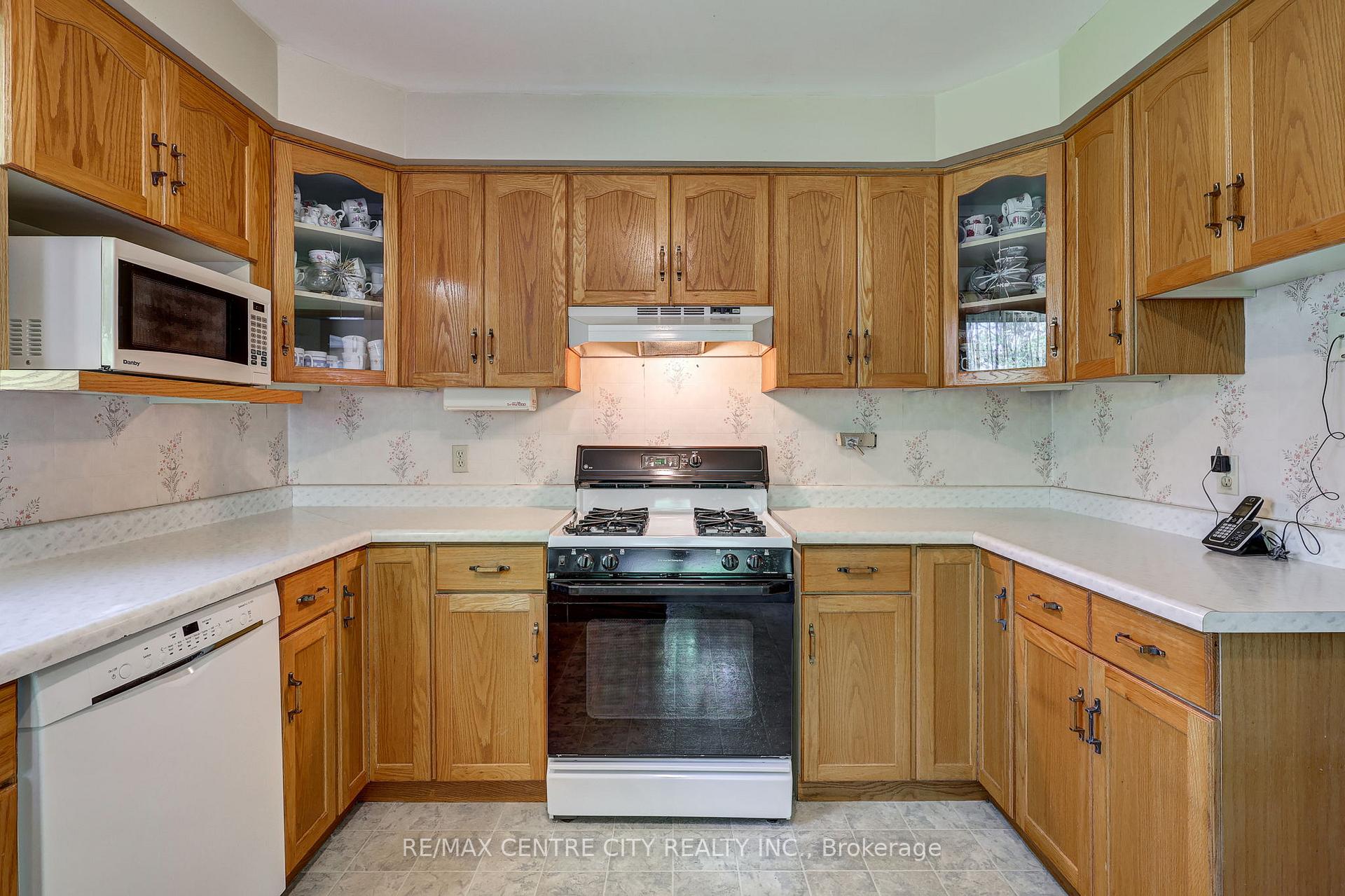 Photo 24 of 101 Clarence Street, Aylmer — HOMEH