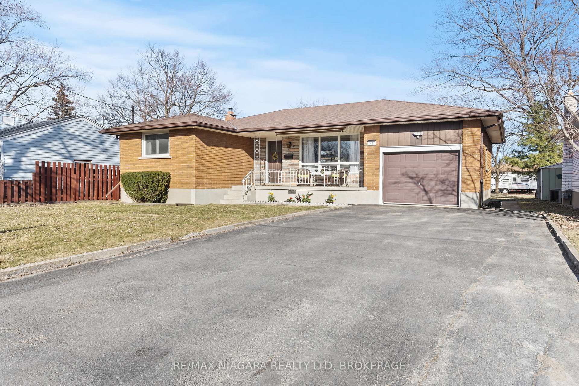 Photo 3 of 48 Valencourt Drive, Welland, N. Welland — HOMEH