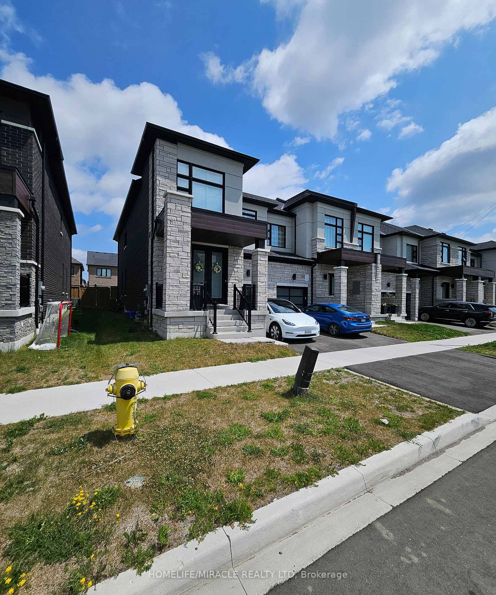 Front of 158 Ogston Crescent