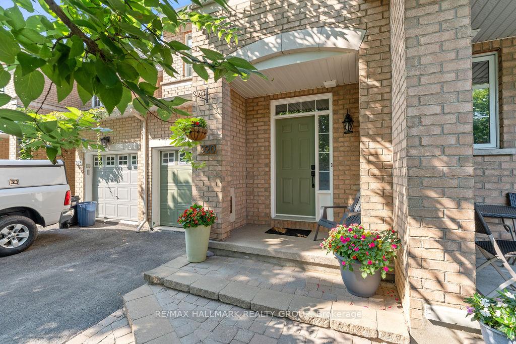 Photo 3 of 920 Schooner Crescent, Ottawa, Riverside South/Gloucester Glen — HOMEH