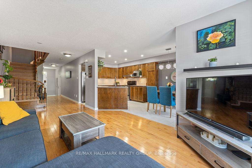 Photo 21 of 920 Schooner Crescent, Ottawa, Riverside South/Gloucester Glen — HOMEH