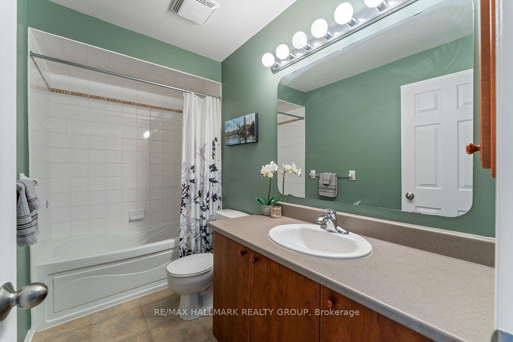 Photo 27 of 920 Schooner Crescent, Ottawa, Riverside South/Gloucester Glen — HOMEH