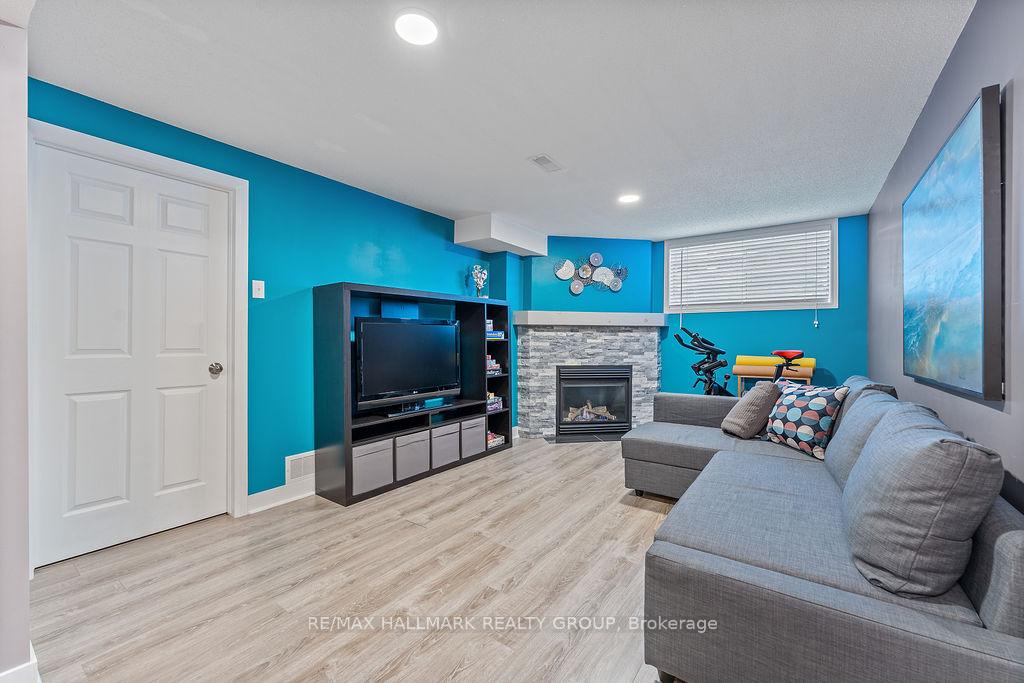 Photo 30 of 920 Schooner Crescent, Ottawa, Riverside South/Gloucester Glen — HOMEH