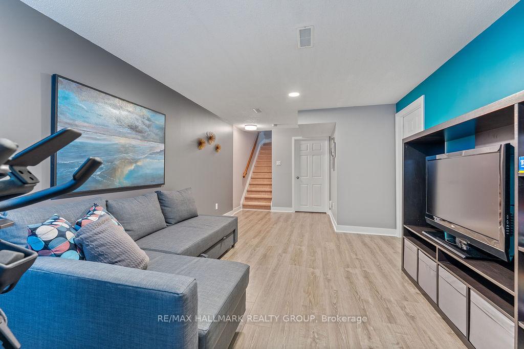 Photo 31 of 920 Schooner Crescent, Ottawa, Riverside South/Gloucester Glen — HOMEH