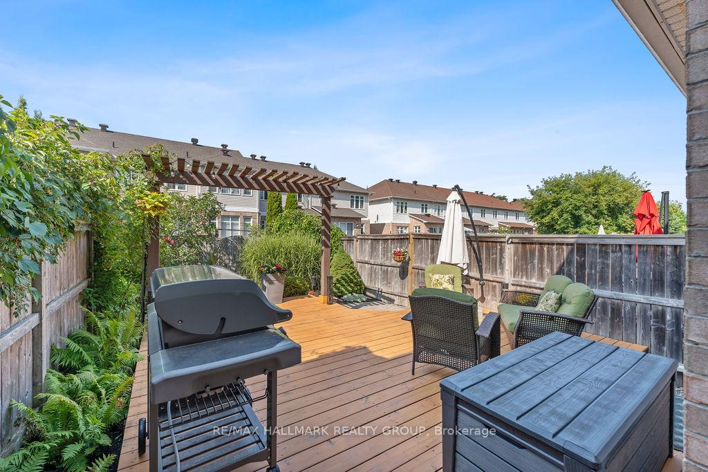 Photo 36 of 920 Schooner Crescent, Ottawa, Riverside South/Gloucester Glen — HOMEH