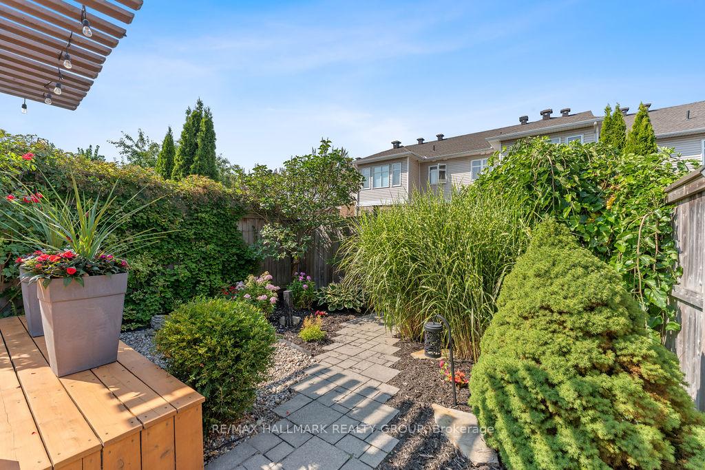 Photo 38 of 920 Schooner Crescent, Ottawa, Riverside South/Gloucester Glen — HOMEH